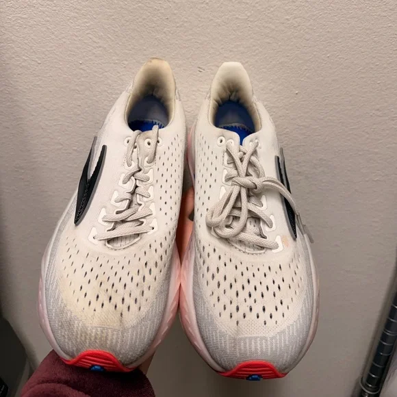 Brooks Glycerin Max Women's Running Athletic Shoes - White and Pink - Picture 6 of 9